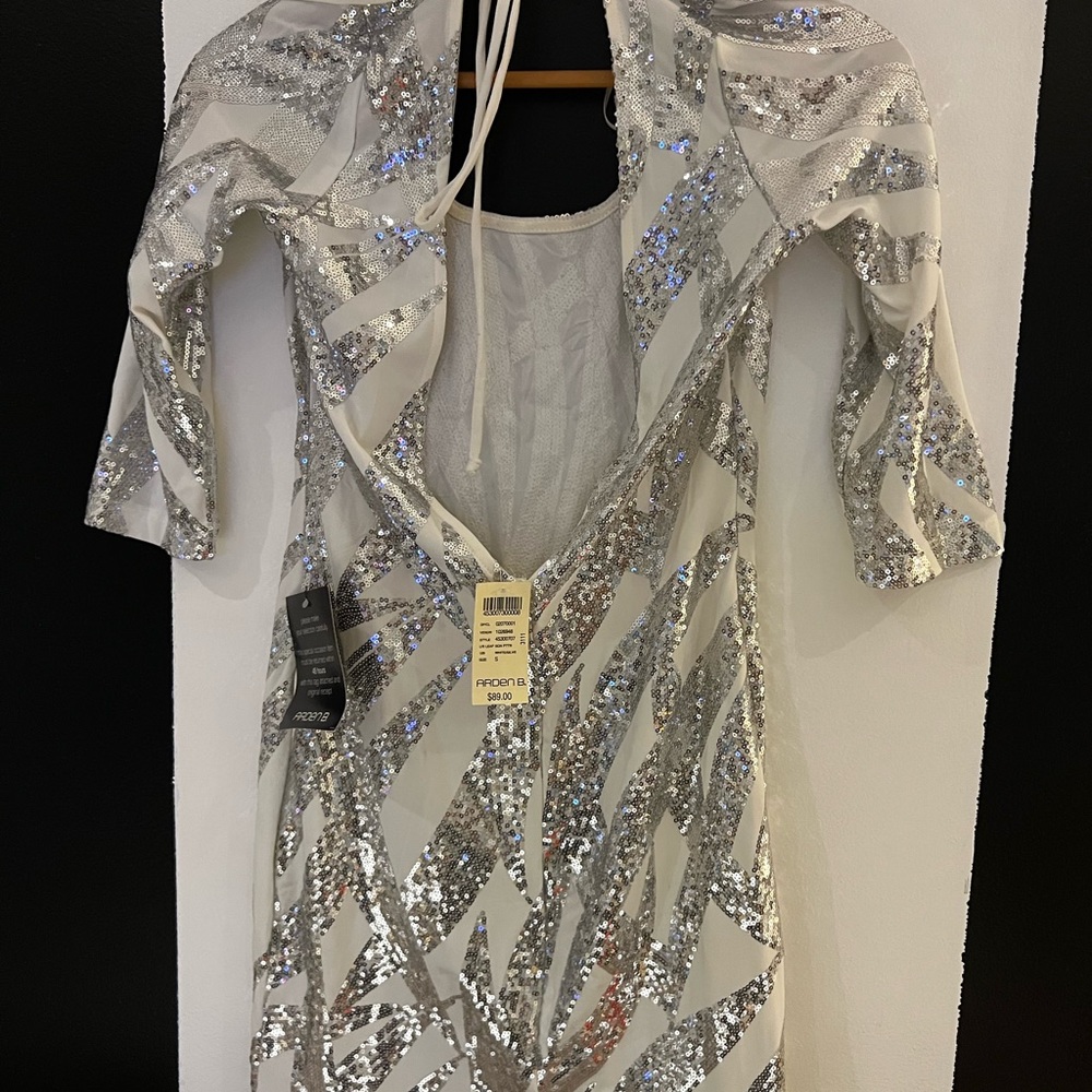 New - Picture 3 of 3